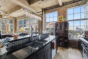 204 Travis St, Houston, TX 77002 - Photo 7