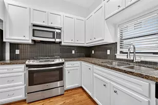 2710 Hullsmith Dr, Houston, TX 77063 - Photo 11