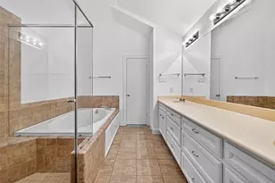 2710 Hullsmith Dr, Houston, TX 77063 - Photo 23