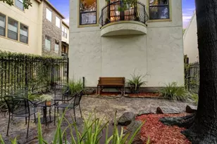 1826A Portsmouth St, Houston, TX 77098 - Photo 3