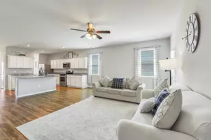 7408 St Andrews Dr, Navasota, TX 77868 - Photo 5