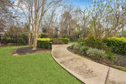 2611 Shady Woods Lane, Houston, TX 77008 - Photo 25