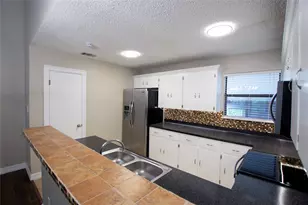 8615 Putnam Dr, Austin, TX 78757 - Photo 9