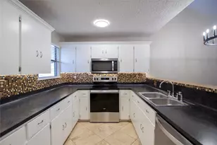 8615 Putnam Dr, Austin, TX 78757 - Photo 11