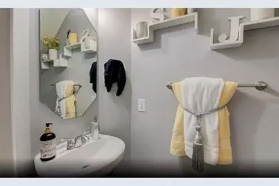 6439 W Linpar Court, Houston, TX 77040 - Photo 9