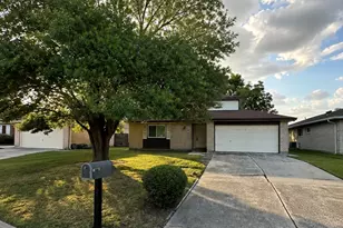 2042 Bridge Cross Ln, Houston, TX 77067 - Photo 3