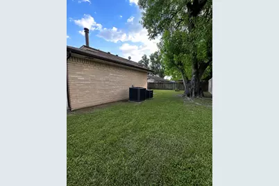 2042 Bridge Cross Lane, Houston, TX 77067 - Photo 27