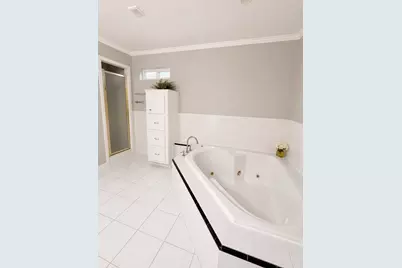 2042 Bridge Cross Lane, Houston, TX 77067 - Photo 17