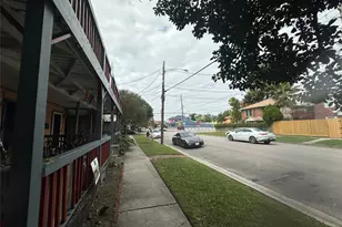 613 Pacific St, Houston, TX 77006 - Photo 25