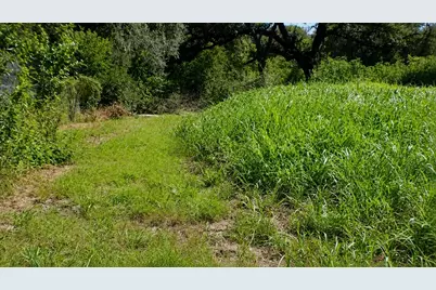 Lot 6 SW Blk 1st Avenue, Waelder, TX 78959 - Photo 3