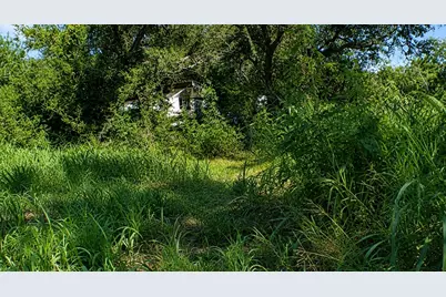 Lot 6 SW Blk 1st Avenue, Waelder, TX 78959 - Photo 5