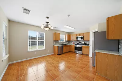 10038 Victoria Chase Lane, Houston, TX 77075 - Photo 11