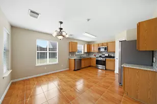 10038 Victoria Chase Ln, Houston, TX 77075 - Photo 11