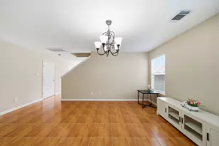 10038 Victoria Chase Ln, Houston, TX 77075 - Photo 7
