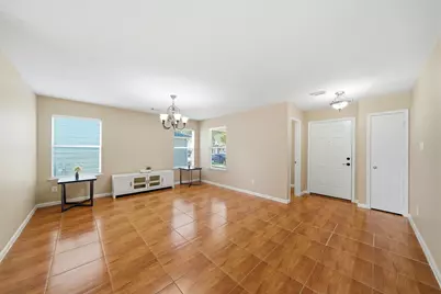 10038 Victoria Chase Lane, Houston, TX 77075 - Photo 9