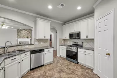 7 Ashworth Court, The Woodlands, TX 77385 - Photo 13