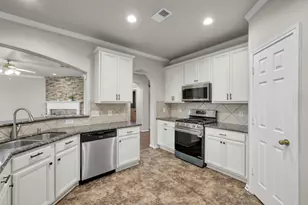 7 Ashworth Ct, The Woodlands, TX 77385 - Photo 13