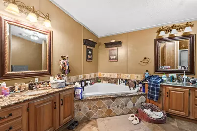 5912 Mesquite Dr, Orange, TX 77632 - Photo 13