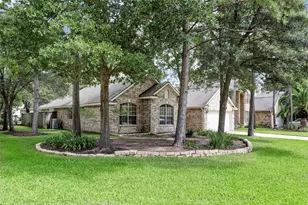 183 N Millport Cir, The Woodlands, TX 77382 - Photo 1