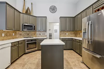 183 N Millport Circle, The Woodlands, TX 77382 - Photo 9