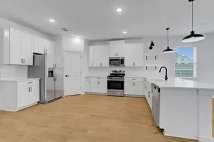8438 Bay Rdg Cir, Baytown, TX 77523 - Photo 5