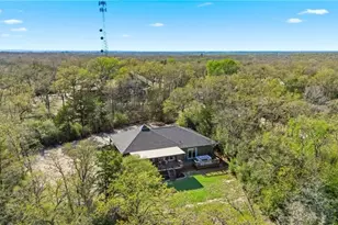 8052 Perry Ln, College Station, TX 77845 - Photo 11