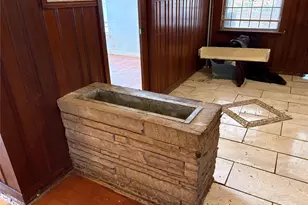 8215 Glencrest St, Houston, TX 77061 - Photo 9