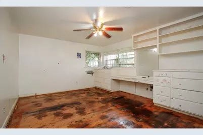 8215 Glencrest Street, Houston, TX 77061 - Photo 19