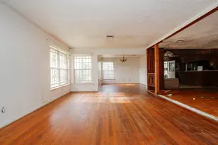 8215 Glencrest St, Houston, TX 77061 - Photo 7