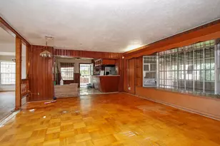 8215 Glencrest St, Houston, TX 77061 - Photo 11