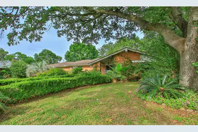 8215 Glencrest Street, Houston, TX 77061 - Photo 3