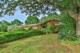 8215 Glencrest St, Houston, TX 77061 - Photo 3