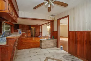 8215 Glencrest St, Houston, TX 77061 - Photo 15