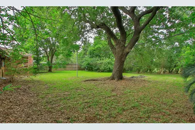 8215 Glencrest Street, Houston, TX 77061 - Photo 39
