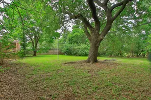 8215 Glencrest St, Houston, TX 77061 - Photo 39