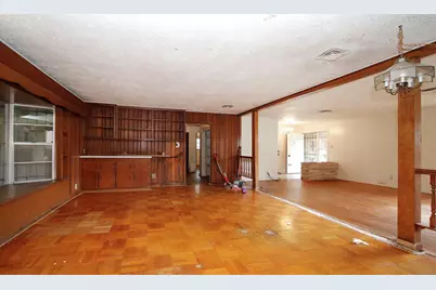 8215 Glencrest Street, Houston, TX 77061 - Photo 13