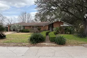 8215 Glencrest St, Houston, TX 77061 - Photo 41