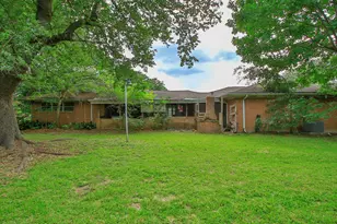 8215 Glencrest St, Houston, TX 77061 - Photo 37