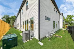 2432 Harrington St, Houston, TX 77026 - Photo 37