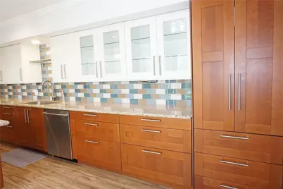 4006 Breakwood Drive, Houston, TX 77025 - Photo 17