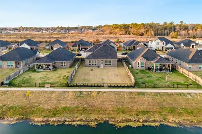 12114 Champions Forest Drive, Mont Belvieu, TX 77535 - Photo 27