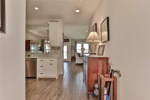 461 Twin Lakes Blvd W, West Columbia, TX 77486 - Photo 5