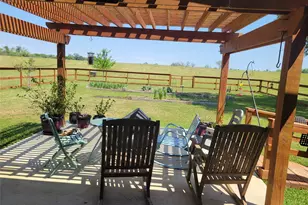 461 Twin Lakes Blvd W, West Columbia, TX 77486 - Photo 5