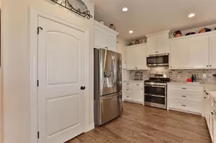 461 Twin Lakes Blvd W, West Columbia, TX 77486 - Photo 7