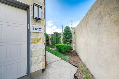 11027 Acorn Falls Drive, Houston, TX 77043 - Photo 7