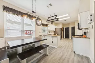 1802 Valero St, Friendswood, TX 77546 - Photo 7