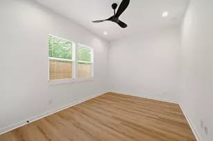 8203 Calhoun St, Houston, TX 77033 - Photo 29