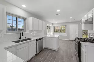 6830 Lost Thicket Dr, Houston, TX 77085 - Photo 11