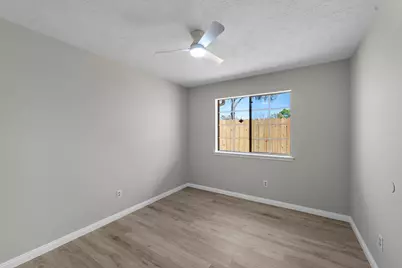 6830 Lost Thicket Drive, Houston, TX 77085 - Photo 23