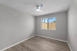 6830 Lost Thicket Dr, Houston, TX 77085 - Photo 23